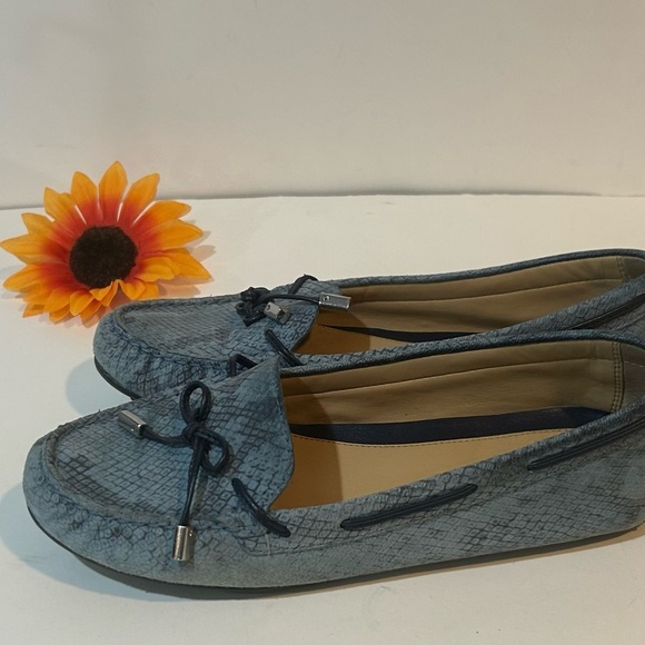 Michael Kors Blue Leather croc embossed Loafers flats Size 7.5 - Picture 4 of 7